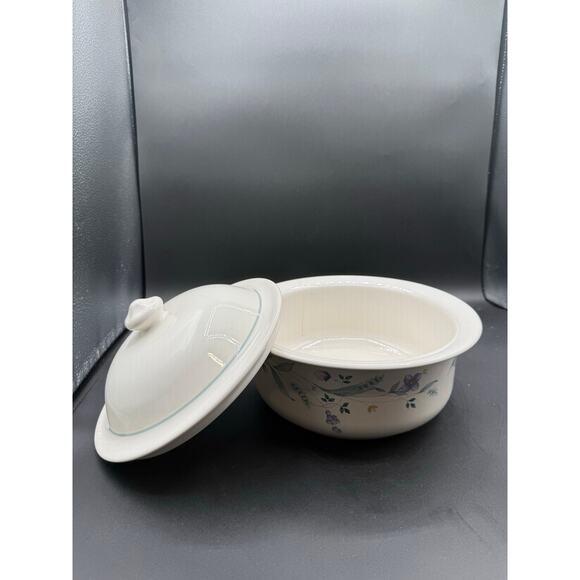 Pfaltzgraff April Dutch Oven Casserole Dish with Lid - Picture 2 of 9